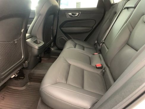 Certified 2024 Volvo XC60 B5 Plus w/ Climate Package image 9