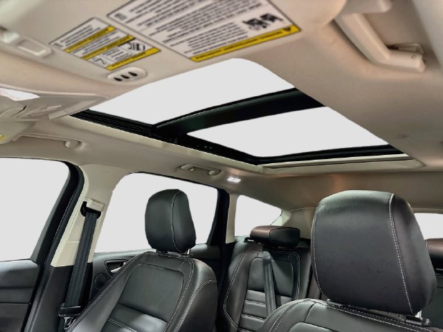 Used 2019 Ford Escape Titanium AWD/4WD image 18