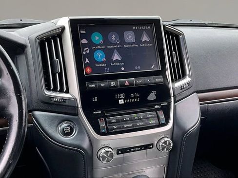 Used 2019 Toyota Land Cruiser image 9