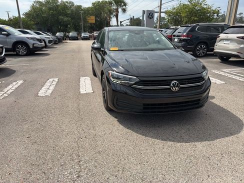 Used 2023 Volkswagen Jetta SE FWD image 26