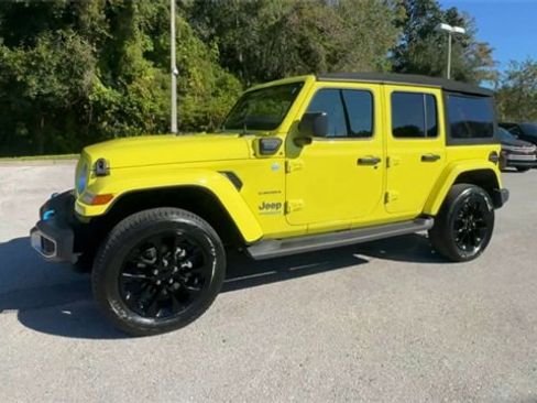 Used 2022 Jeep Wrangler Unlimited Sahara w/ Safety Group image 13