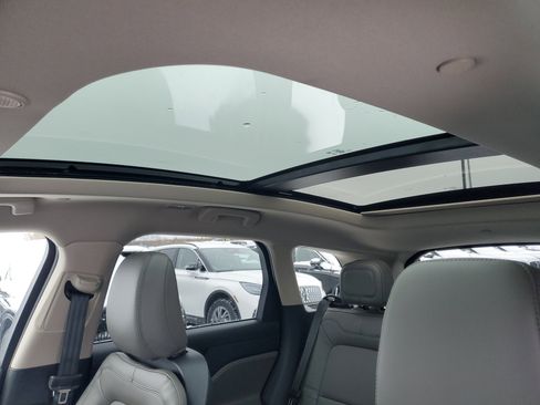 New 2026 Lincoln Corsair Premiere image 11