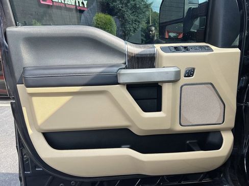 Used 2021 Ford F250 Lariat w/ Lariat Ultimate Package image 24