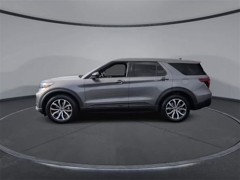 Used 2022 Ford Explorer ST image 5