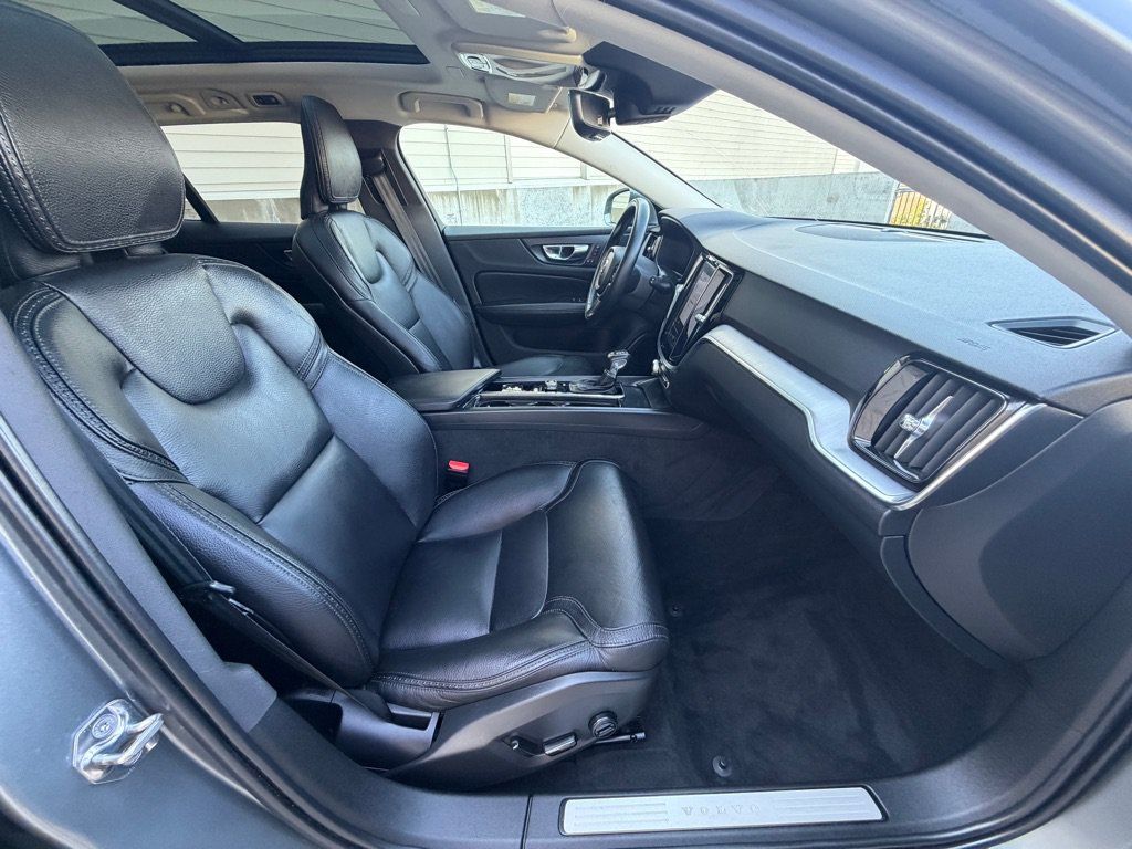 Used 2020 Volvo V60 T5 Cross Country AWD/4WD image 22