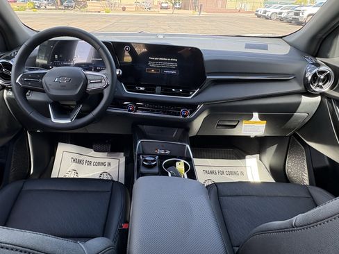 Used 2026 Chevrolet Equinox LT image 14