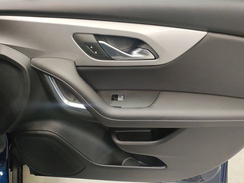 Used 2023 Chevrolet Blazer LT image 9