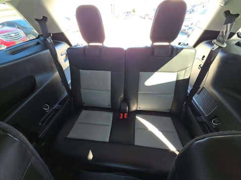 Used 2022 Ford Explorer XLT w/ Equipment Group 202A image 8
