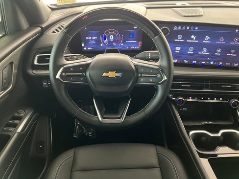 Used 2024 Chevrolet Traverse LT w/ Enhanced Driving Package FWD image 15