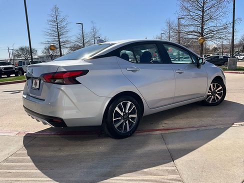 Used 2025 Nissan Versa SV image 6