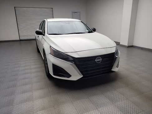 Used 2025 Nissan Altima 2.5 SV AWD/4WD image 14