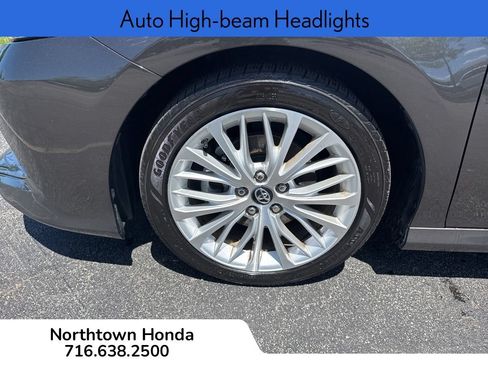 Used 2018 Toyota Camry XLE w/ Audio Package FWD image 11