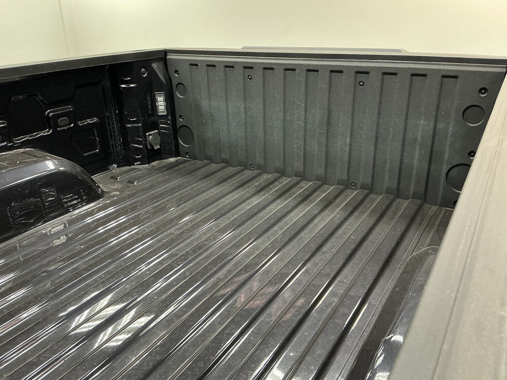 Used 2022 Chevrolet Silverado 1500 LTZ RWD image 30