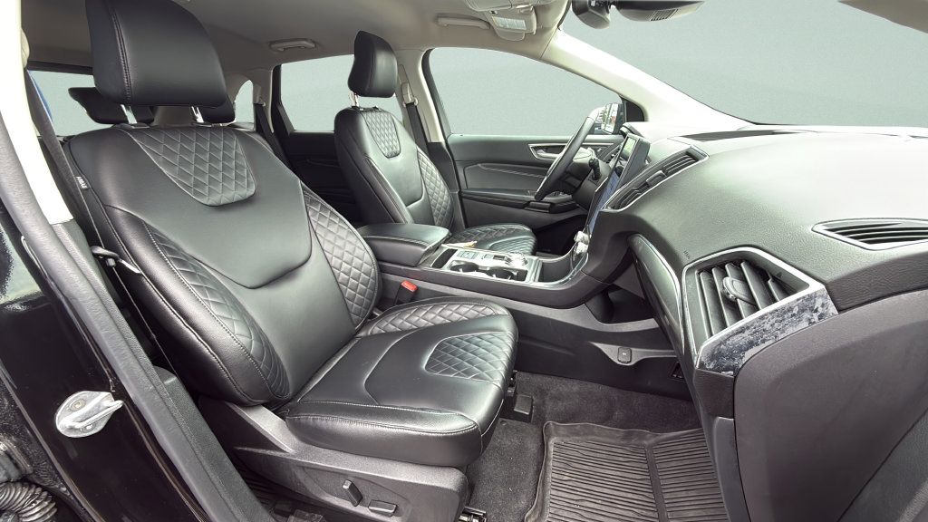 Certified 2024 Ford Edge Titanium AWD/4WD image 19