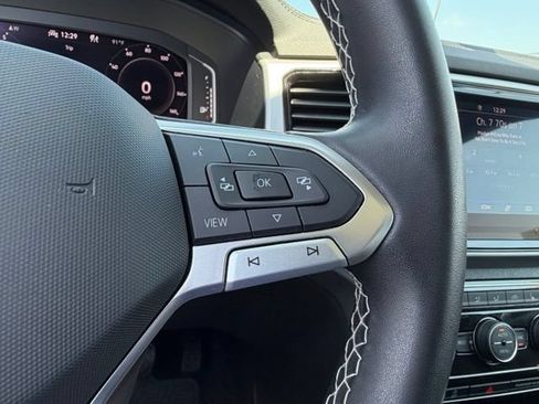 Used 2023 Volkswagen Atlas SE AWD/4WD image 25