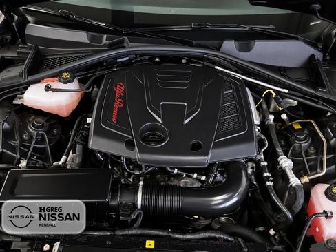 Used 2019 Alfa Romeo Giulia AWD image 14