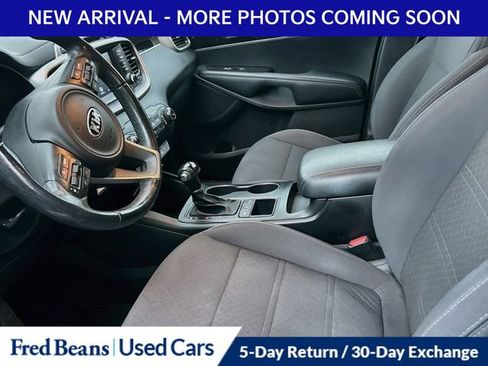 Used 2017 Kia Sorento AWD w/ LX V6 Convenience Package image 8