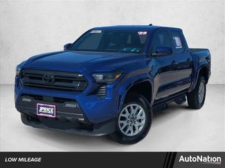 Used 2025 Toyota Tacoma SR5 video 1