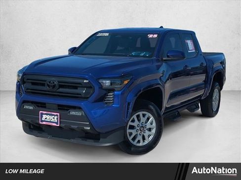 Used 2025 Toyota Tacoma SR5 image 1