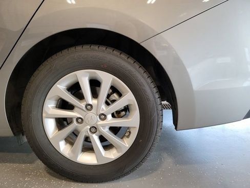 Used 2022 Hyundai Accent SEL FWD image 13