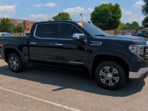 Used 2024 GMC Sierra 1500 SLT image 2