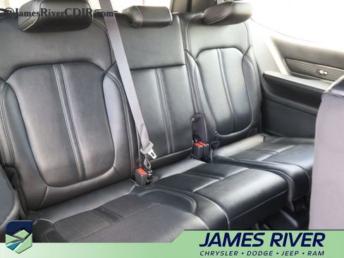 Used 2024 Jeep Wagoneer Series II w/ Flexible Seating Group RWD image 13