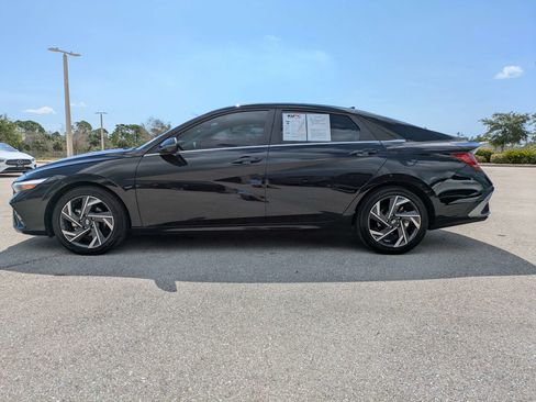 Used 2024 Hyundai Elantra Limited FWD image 8