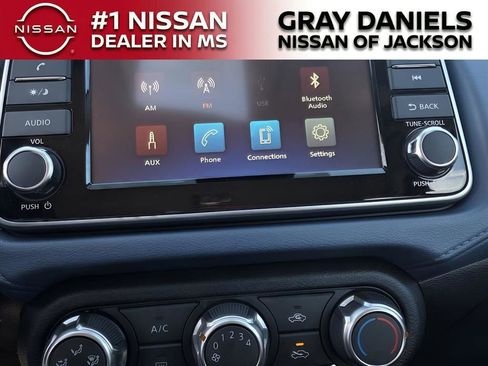 New 2025 Nissan Versa SV image 7