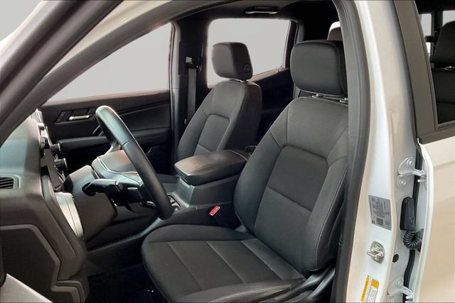 Used 2024 Chevrolet Colorado LT w/ LT Convenience Package RWD image 15