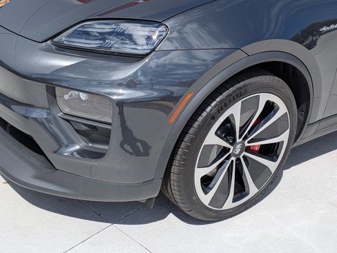 New 2026 Porsche Macan 4S Electric AWD/4WD image 12