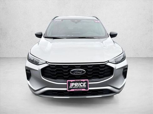 Used 2024 Ford Escape ST-Line image 2