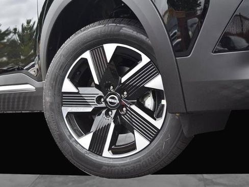 New 2026 Nissan Kicks SV w/ SV Premium Package image 3