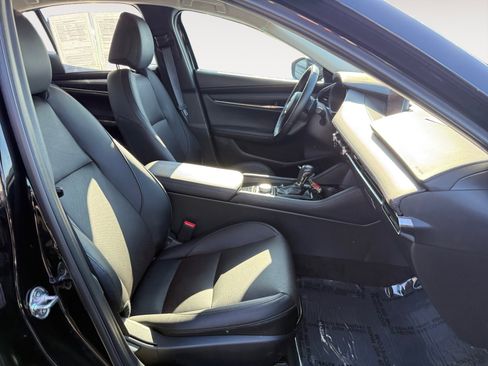 Certified 2025 MAZDA MAZDA3 2.5 Turbo Sedan w/Premium Plus image 19