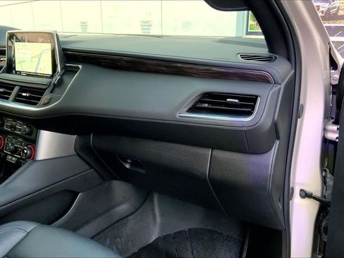 Used 2024 Chevrolet Suburban Z71 w/ Luxury Package image 19