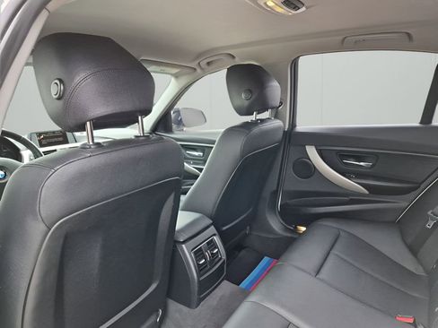 Used 2017 BMW 320i Sedan image 18