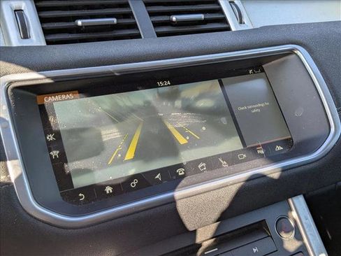 Used 2017 Land Rover Range Rover Evoque SE Premium image 14