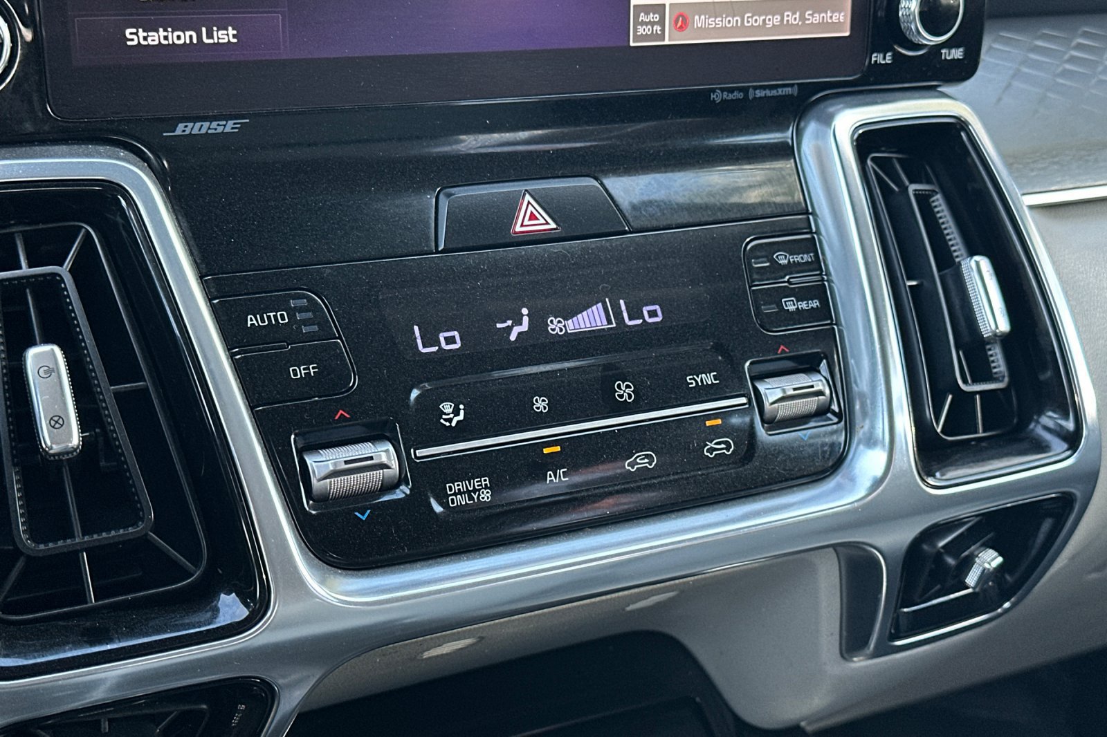 Used 2023 Kia Sorento SX Prestige w/ Panoramic Sunroof Package AWD/4WD image 30