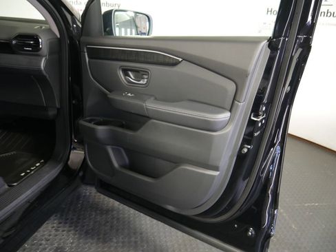 Used 2023 Honda Pilot Elite image 6