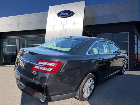 Used 2015 Ford Taurus SEL image 2