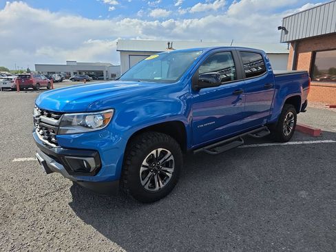Used 2022 Chevrolet Colorado Z71 AWD/4WD image 2