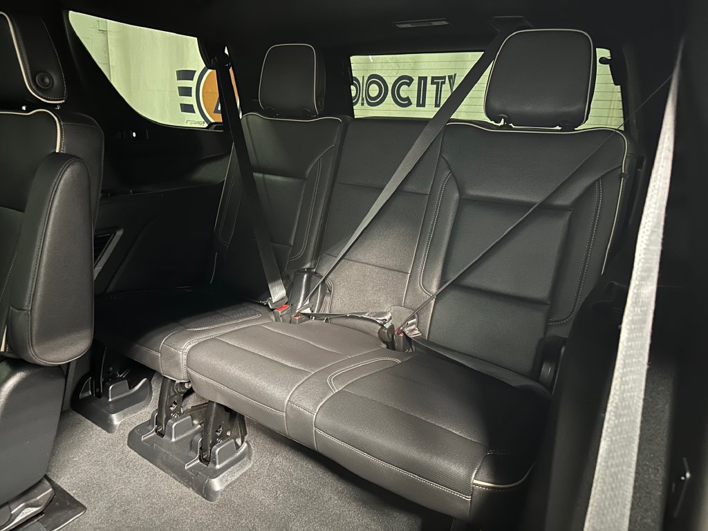 Used 2023 Chevrolet Tahoe Premier AWD/4WD image 23