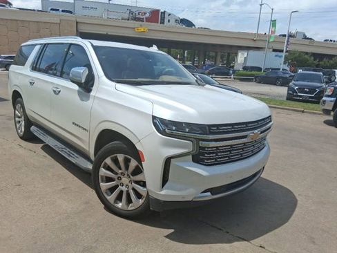 Used 2021 Chevrolet Suburban Premier w/ Premium Package AWD/4WD image 1