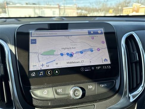 Used 2023 Chevrolet Equinox Premier image 18