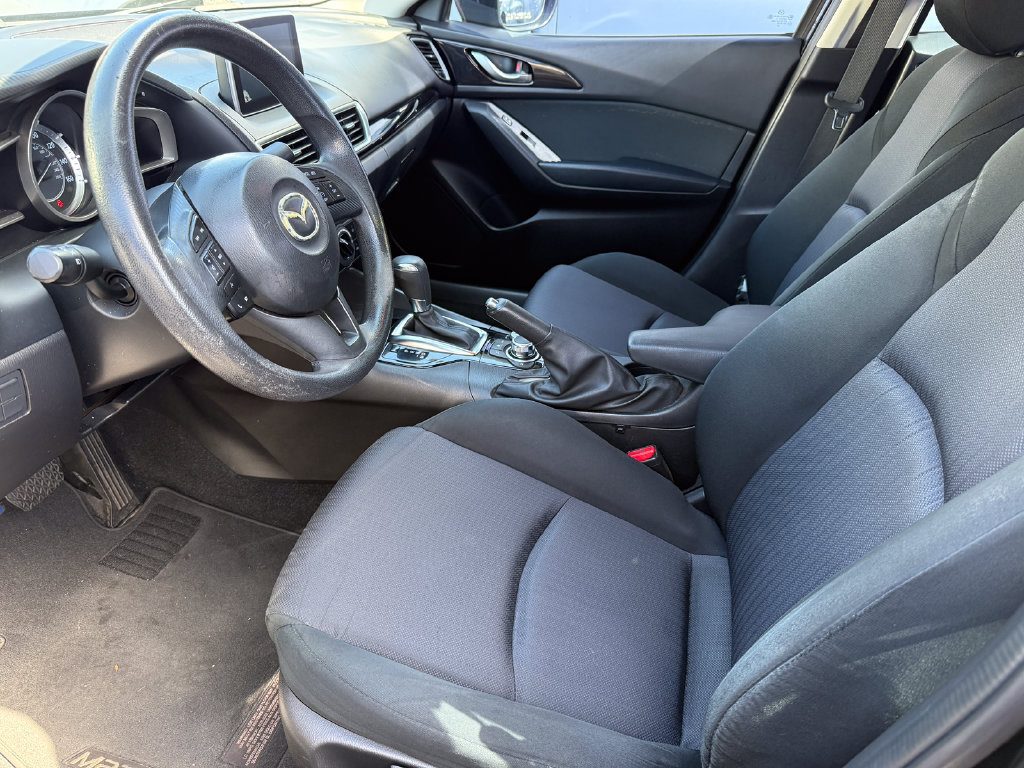 Used 2016 MAZDA MAZDA3 i Sport FWD image 3