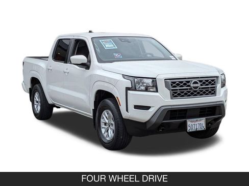 Used 2024 Nissan Frontier SV w/ Technology Package AWD/4WD image 2