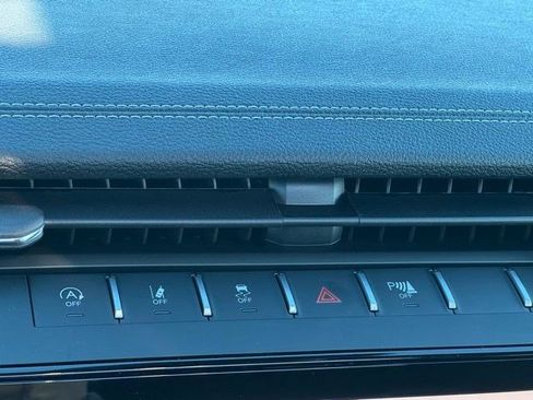 New 2026 Jeep Grand Cherokee Altitude AWD/4WD image 19