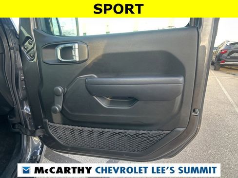 Used 2021 Jeep Gladiator Sport image 43