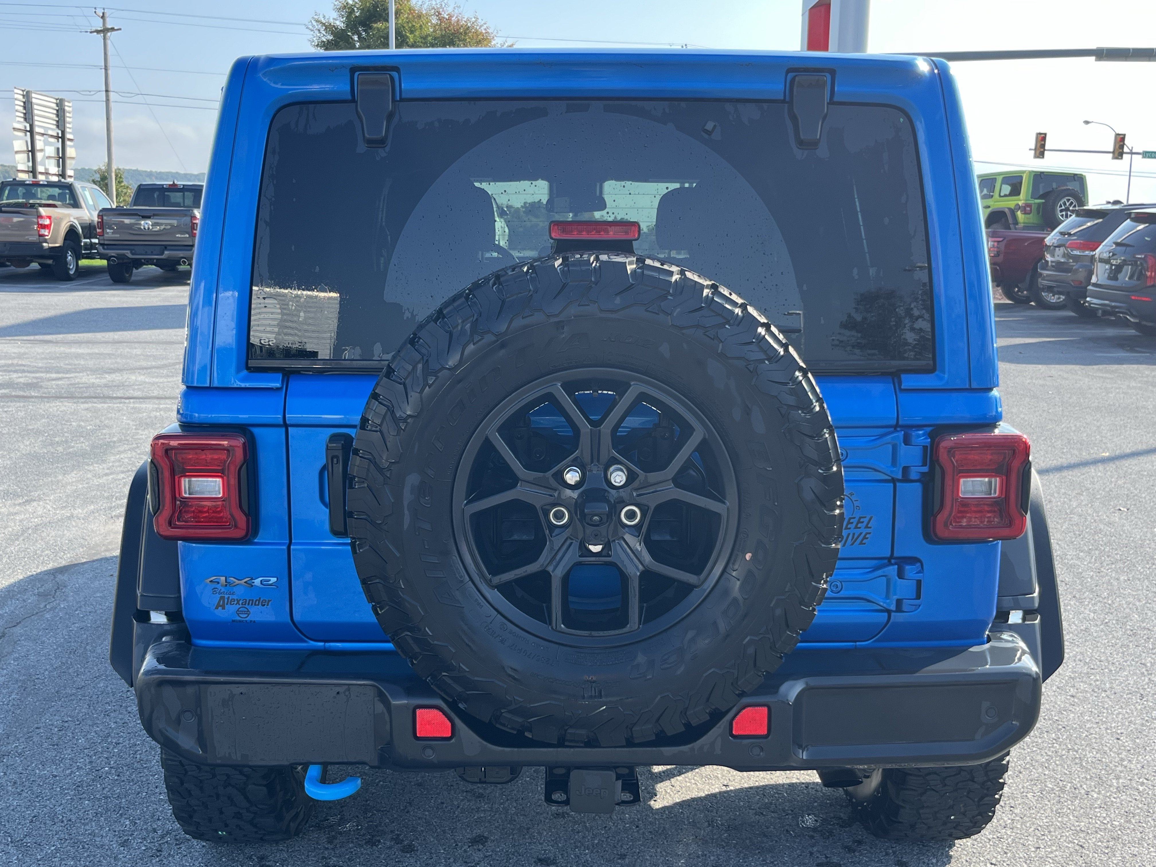 Used 2024 Jeep Wrangler Unlimited AWD/4WD image 7