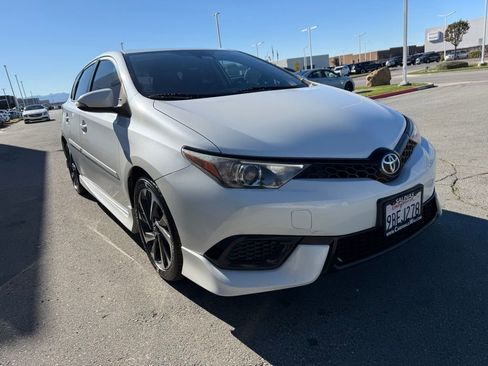 Used 2017 Toyota Corolla iM image 8
