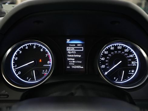 Used 2018 Toyota Camry LE image 22